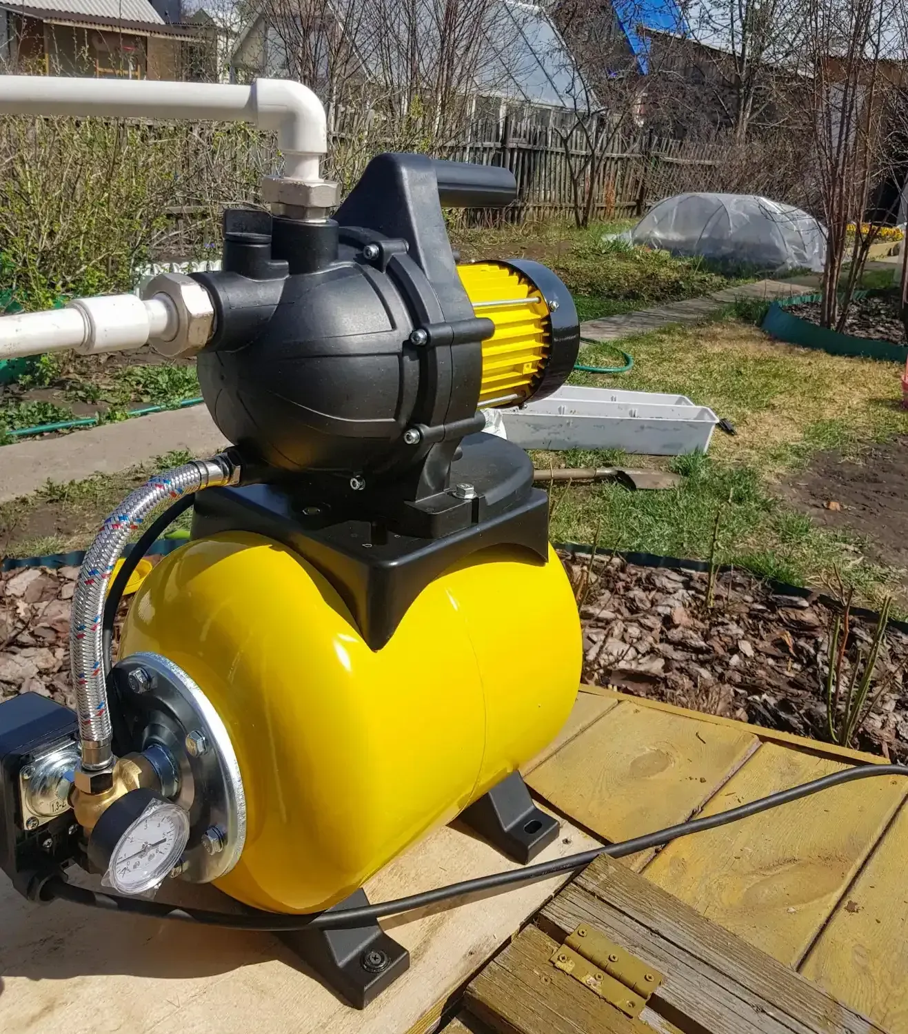 Submersible pump components